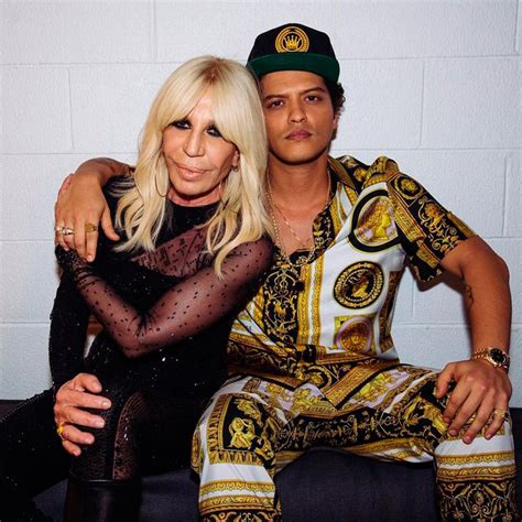 risposta di donatella versace a bruno mars|Donatella Versace .